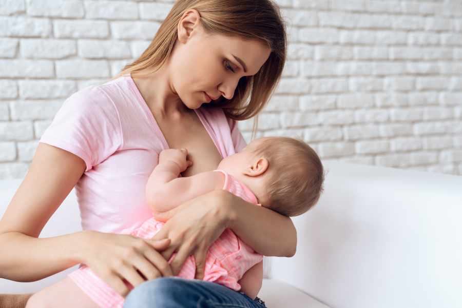 Best Ways of Breast Feeding : Essential Tips for Women