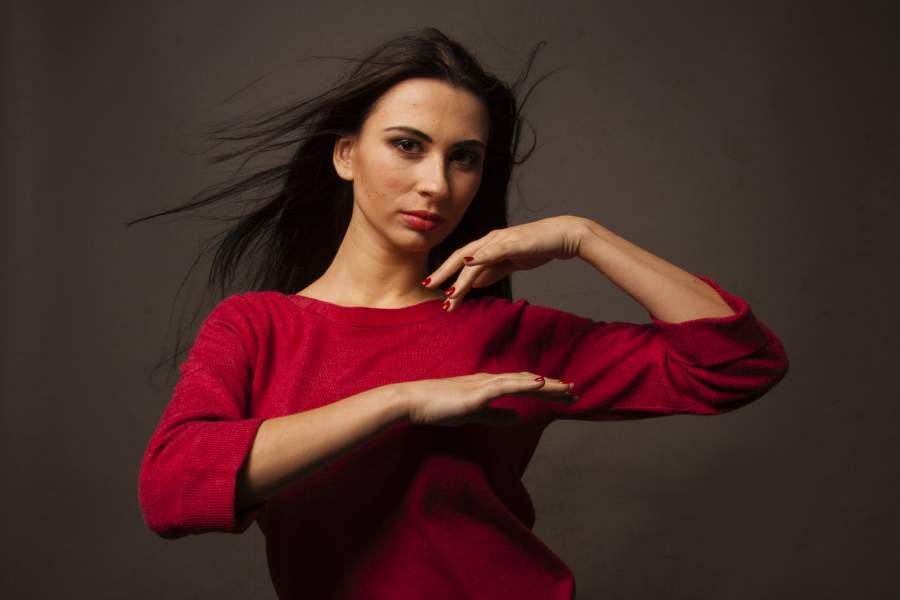 Highlighting cheek bones: The science of appeal