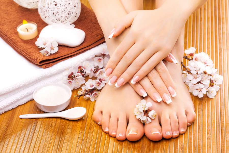 How to prevent Decolouration of your nail ?